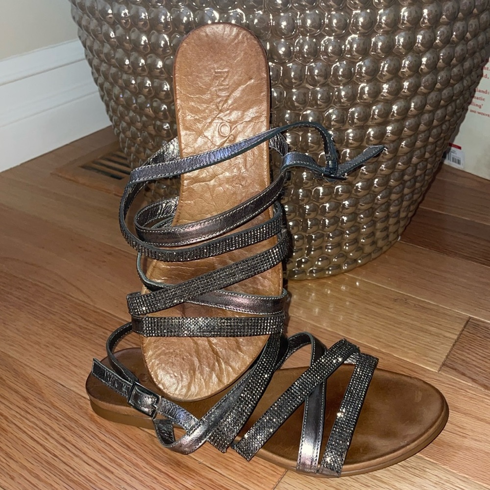 Inuovo sandals